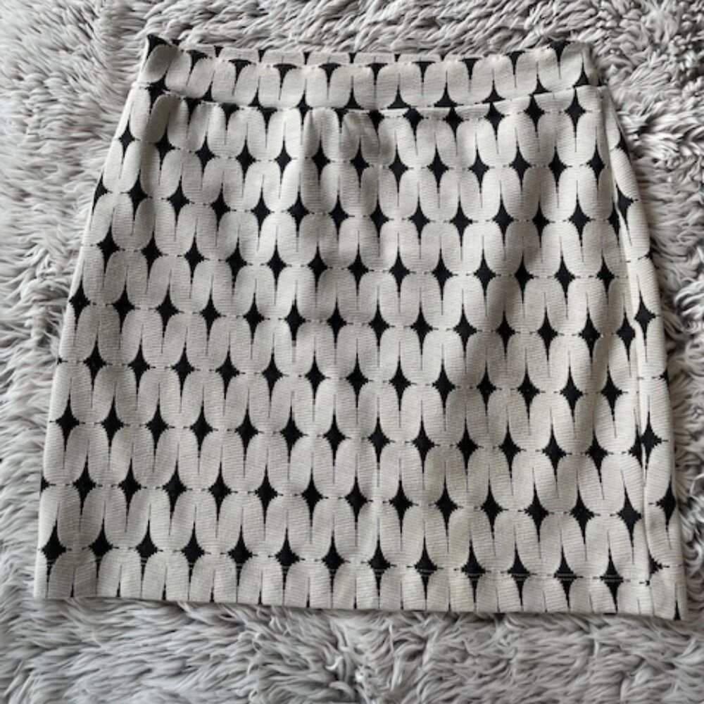 Renee C Black/White Geometric Mini Skirt